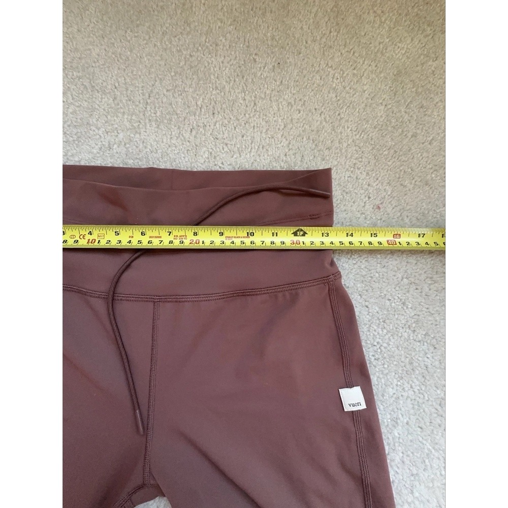 $98 Vuori Daily Leggings Size M In Rosewood - Picture 10 of 11